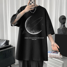 Carregar imagem no visualizador da galeria, Moon Graphic
