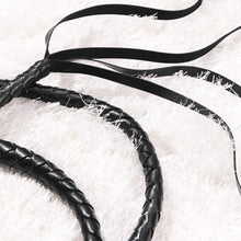 Carregar imagem no visualizador da galeria, Chicote de Cabedal
