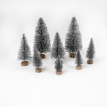Carregar imagem no visualizador da galeria, Mini Árvores de Natal (8Uni)
